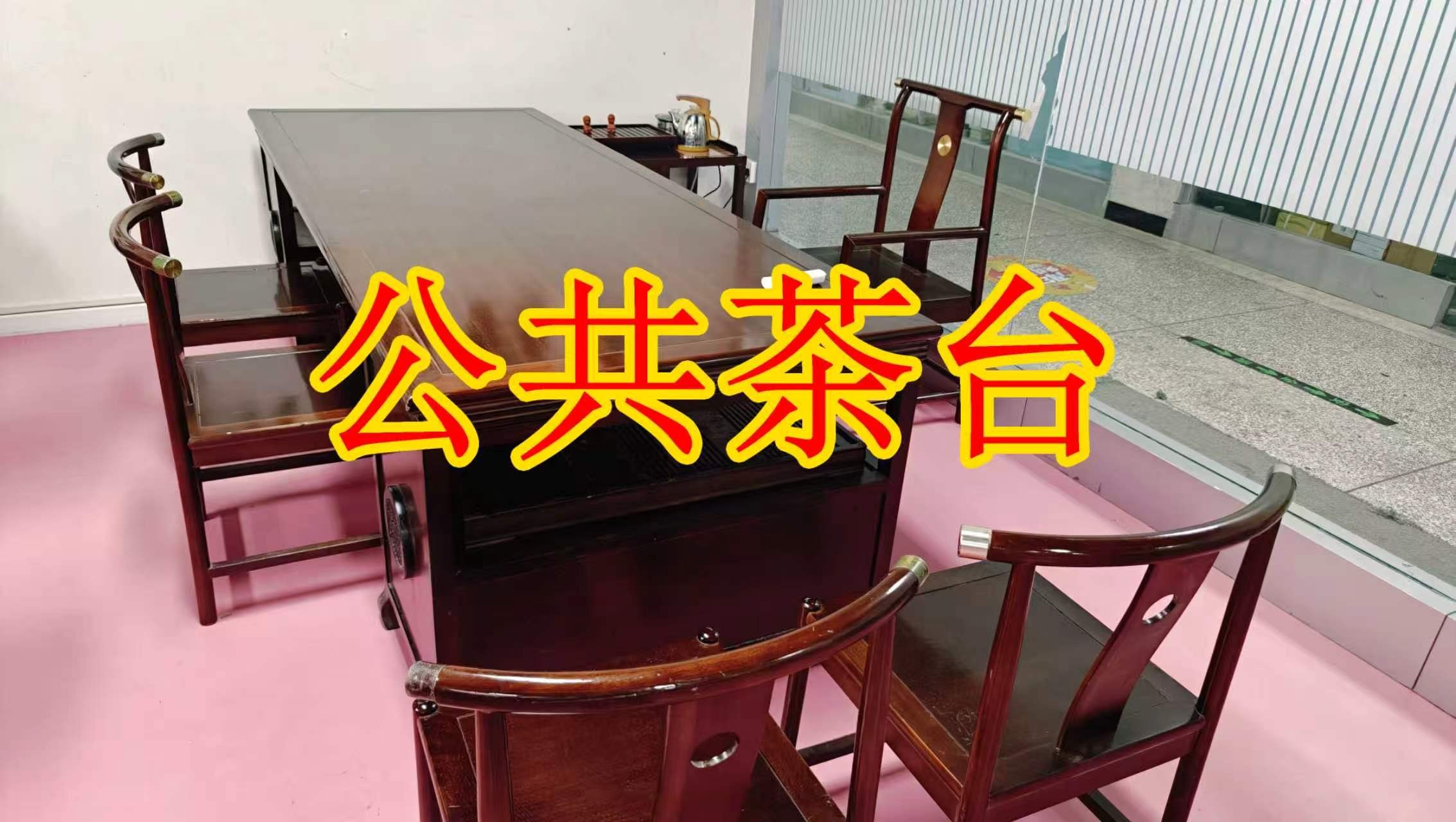 前西街面积灵活：小面积办公室至大面积办公、经营空间均可选择； 部分房源可注册公司，满足企业办公需求； 商铺临街，具备上下水、用电等经营条件； 适合副食品、茶叶、酒水、百货、电商、培训、办公等多种行业。